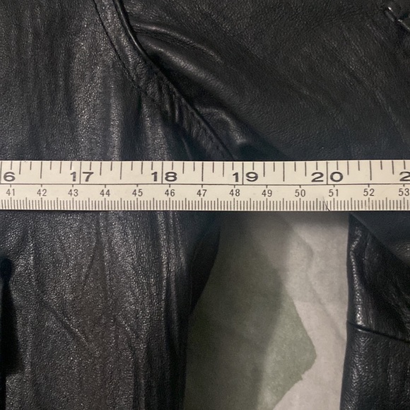 Prague leather cropped bomber jacket- size Medium - Picture 9 of 12